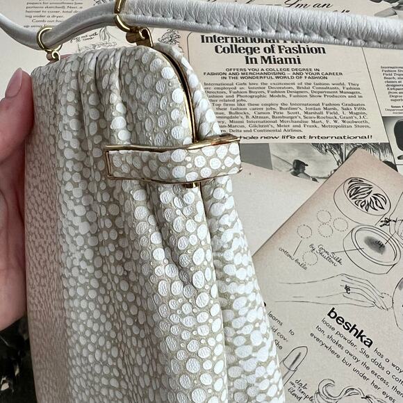Vintage 50s Lisette White Leather Crossbody Purse - Small Structured Bag - Picture 4 of 11